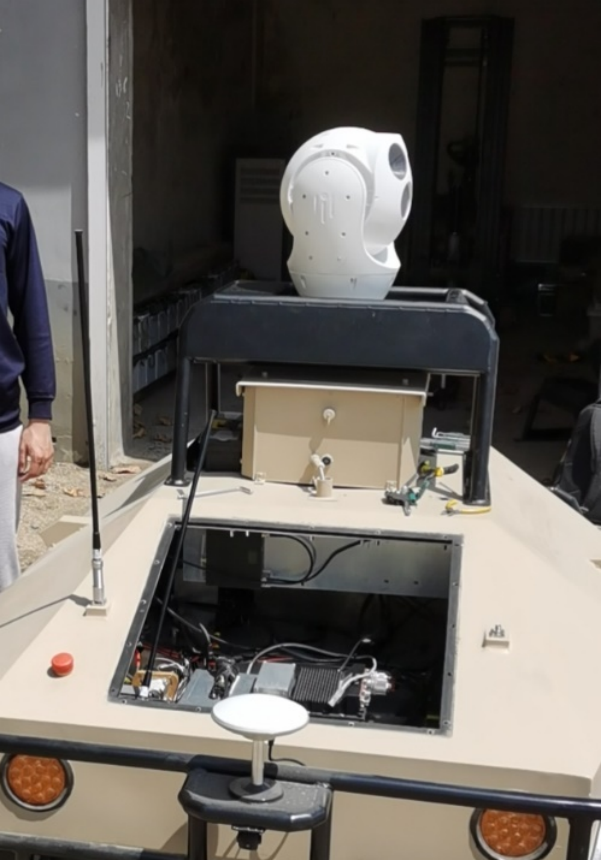 Système anti-drone monté sur véhicule