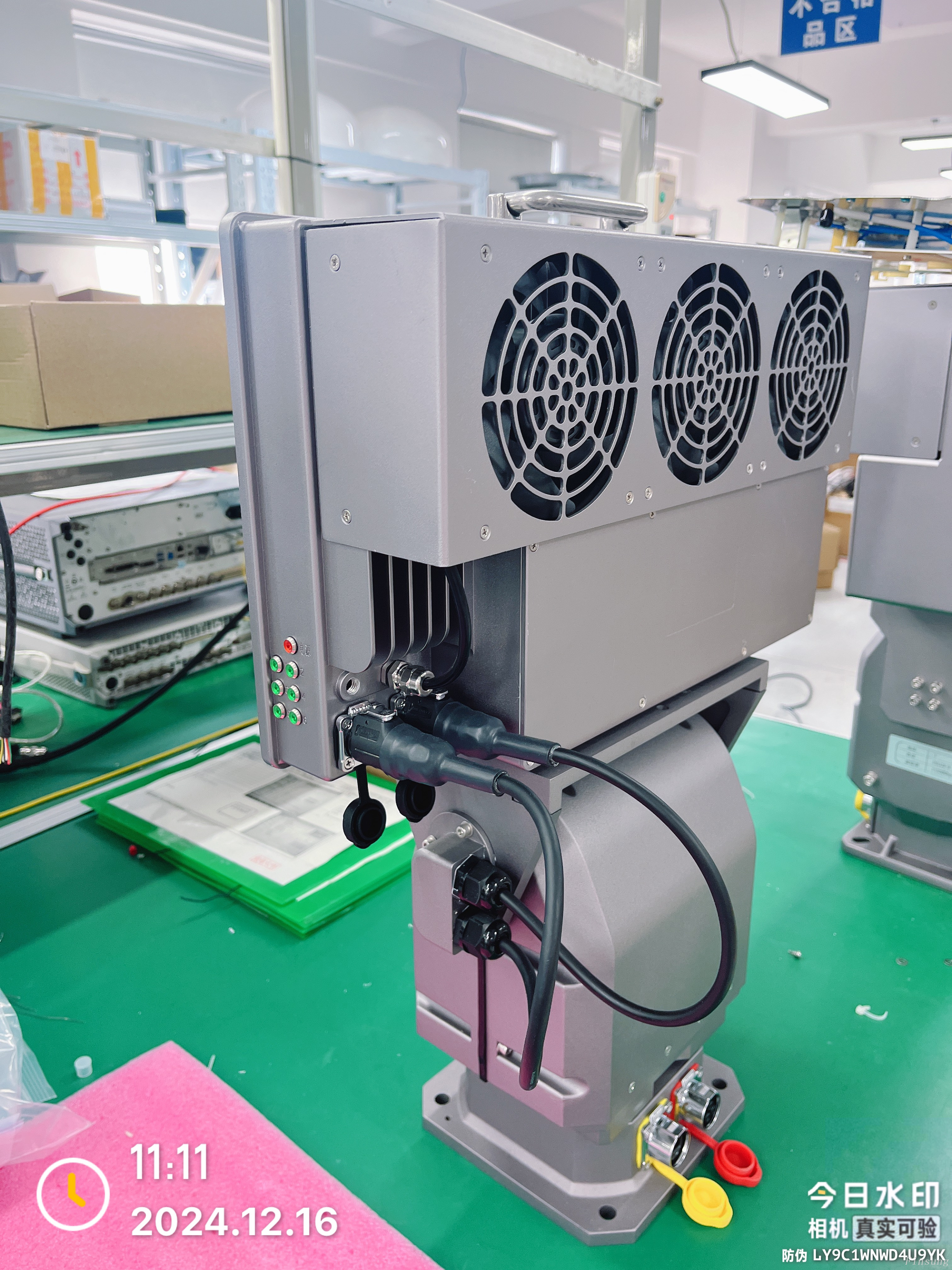 Véhicule du système de défense des drones